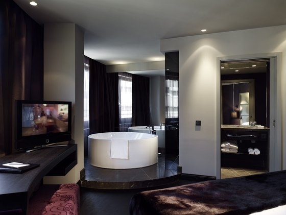 The classy design hotel Roomers is "the place to be" in order to enjoy our VIP escort services in Frankfurt.