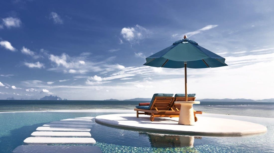 Das Luxusresort Naka Island in Phuket und unser VIP Escort Service – paradiesischer wird es einfach nicht ...