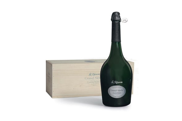 The anniversary champagne "Les Réserves Grand Siècle" is just as exclusive as a date with your VIP escort lady.