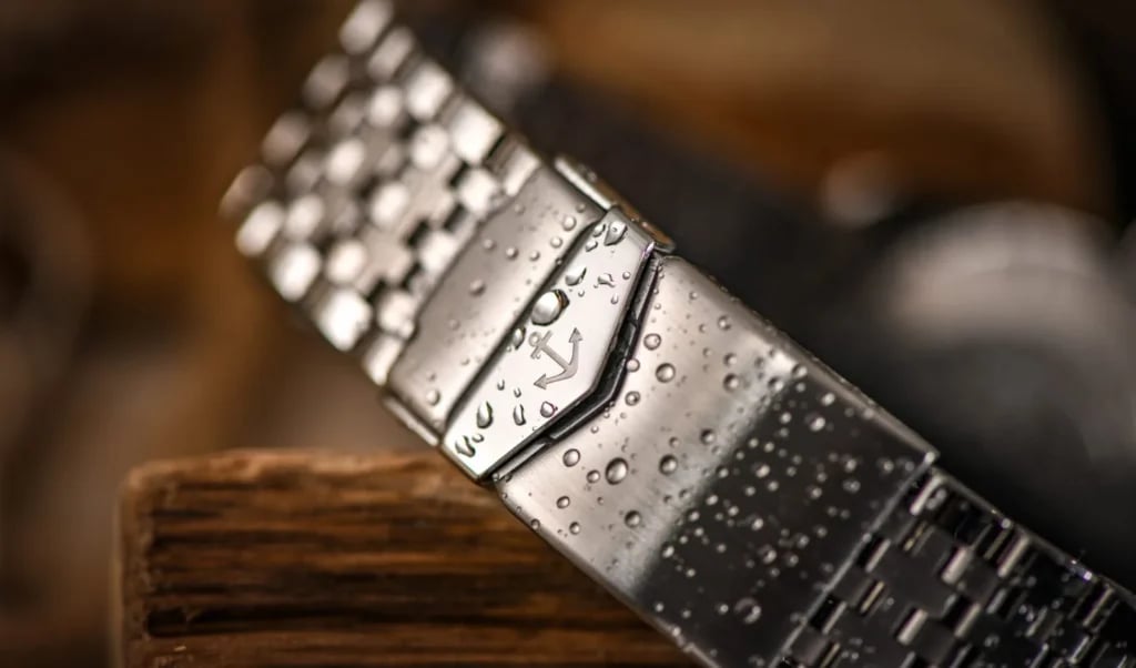 Le Forban Sécurité Mer Rochelaise Dial Bezel Case bracelet clasp