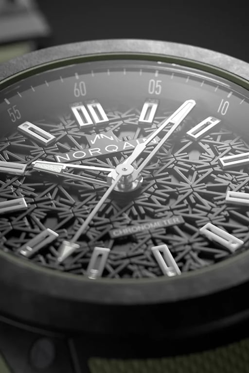 NORQAIN Wild One 42 mm Khaki dial