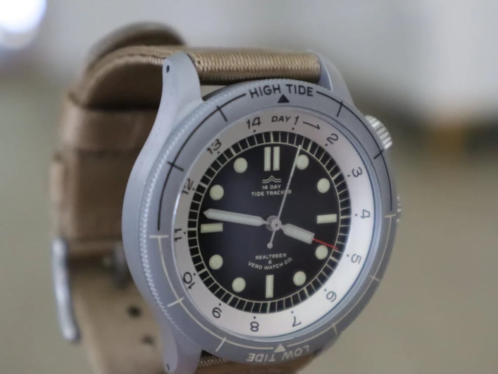 vero outpost black tide tracker dial