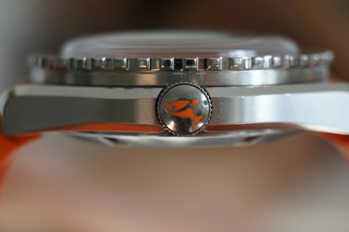 Doxa Sub 200 Professional lugs