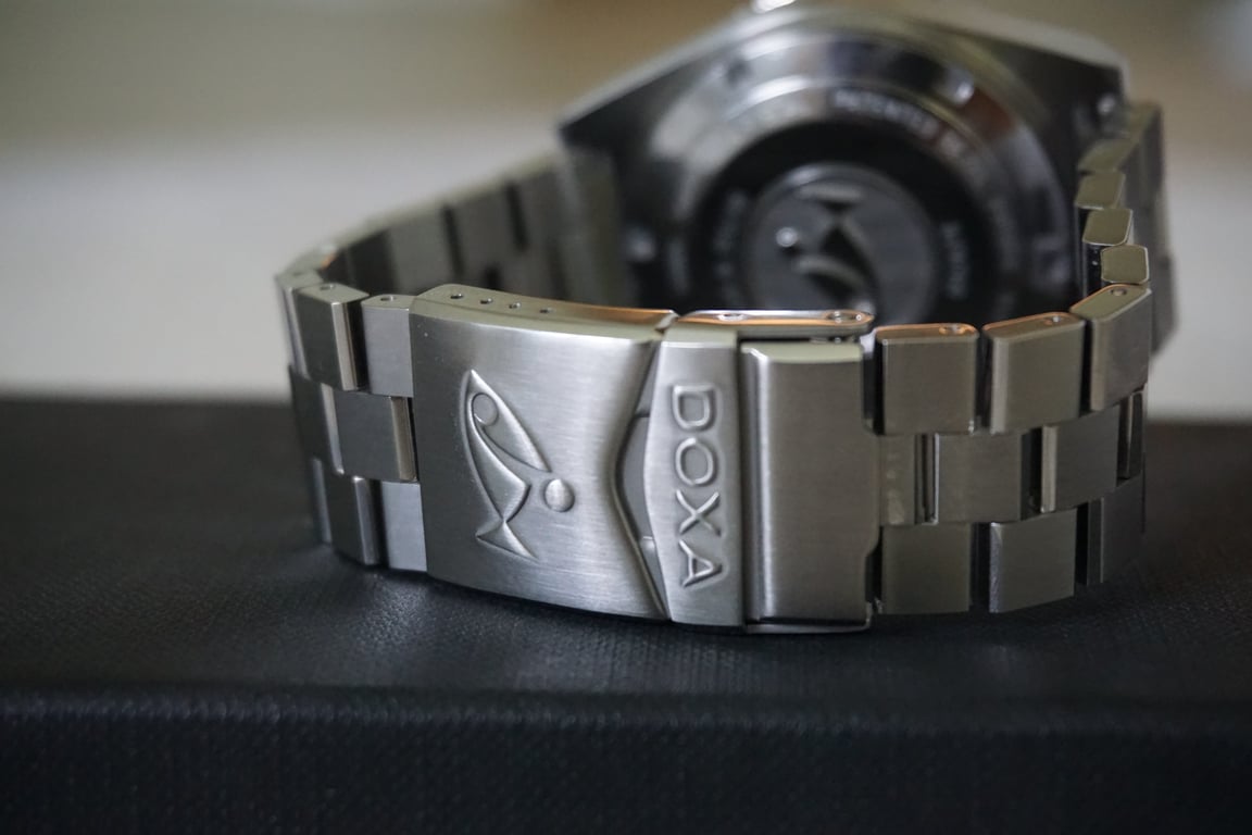 DOXA SUB 600T Caribbean bracelet