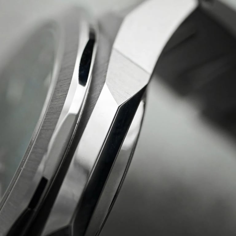 Circula Facet Petrol bezel