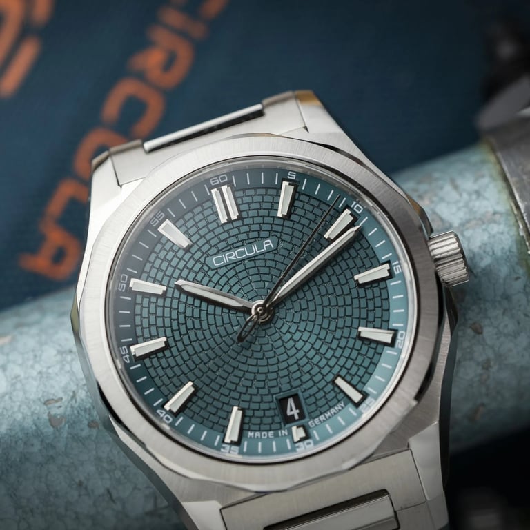 Circula Facet Petrol dial