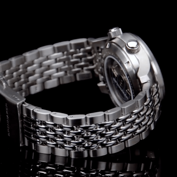 Spinnaker Bradner case sideview