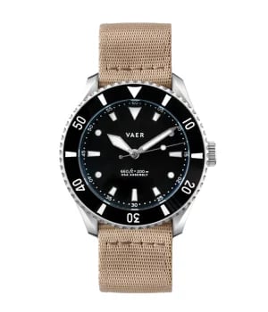 Vaer D4 Meridian Solar