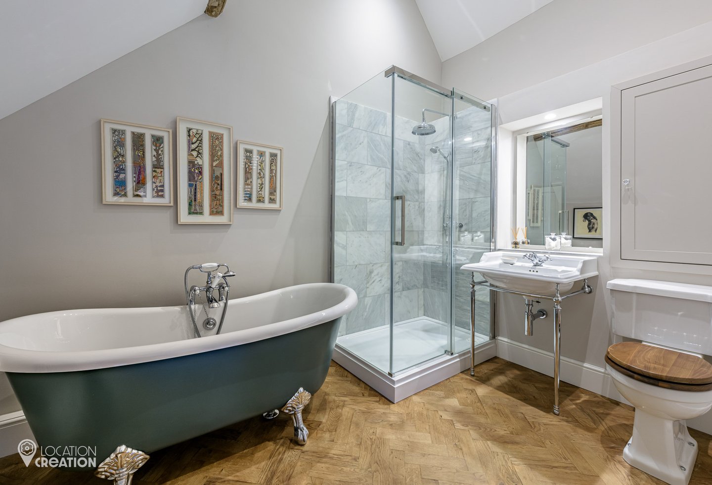 Location Creation Ravenstone Hall Bathroom