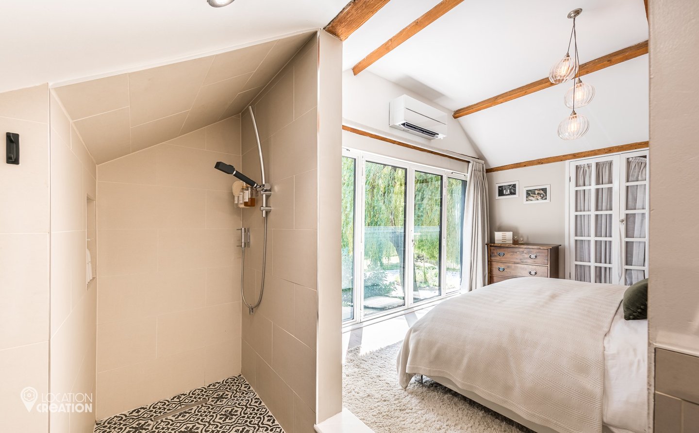 Black Barn CMbedroom