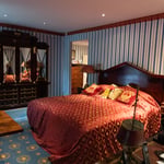 Location CretionEarls Court ParadiseMainbedroom
