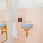 Location CreationLocation CreeksidePink Shower Room