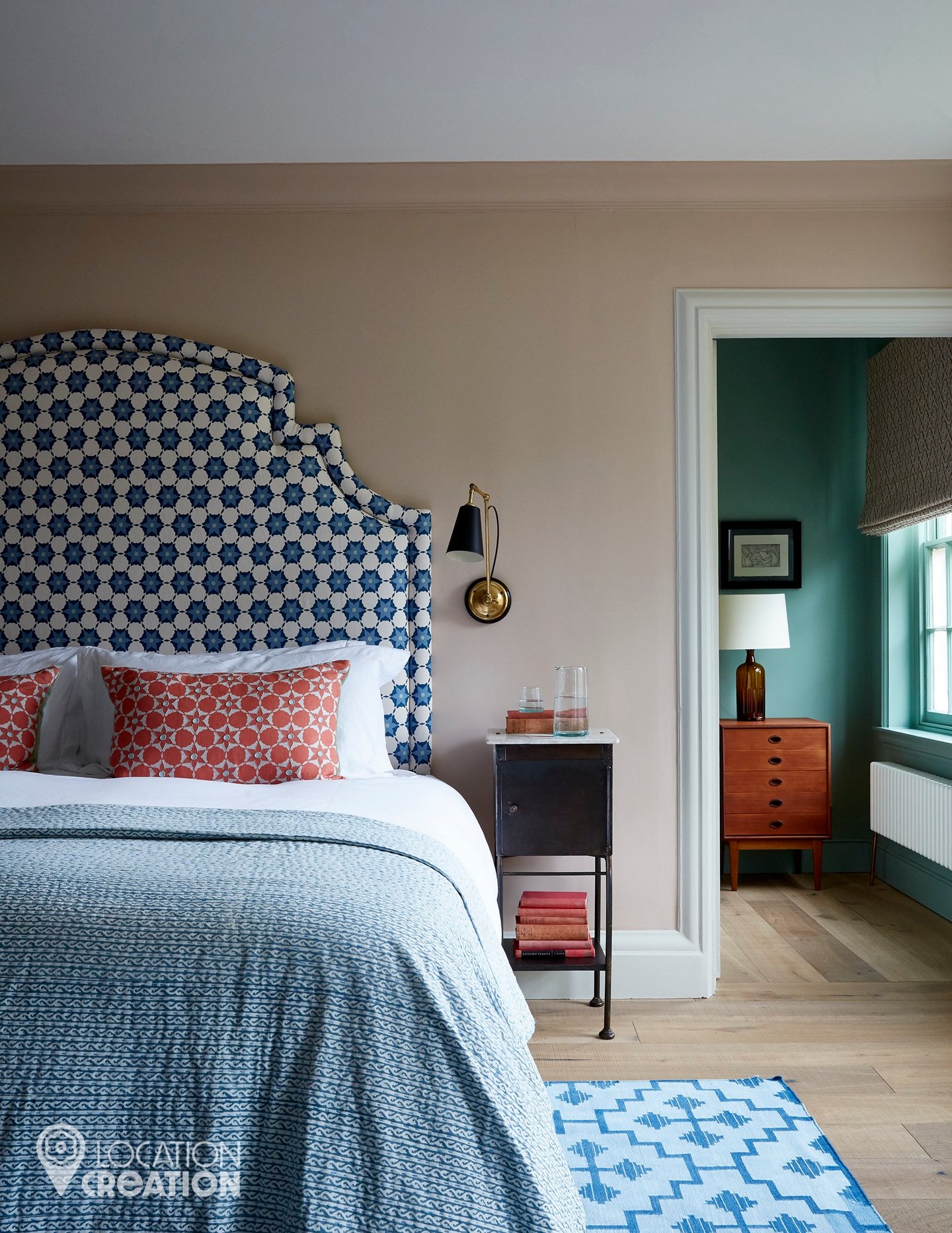 Location CreationBerkshire ManorBedroom  Alt