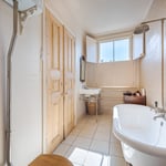 Location Creation Tennyson Bathroom