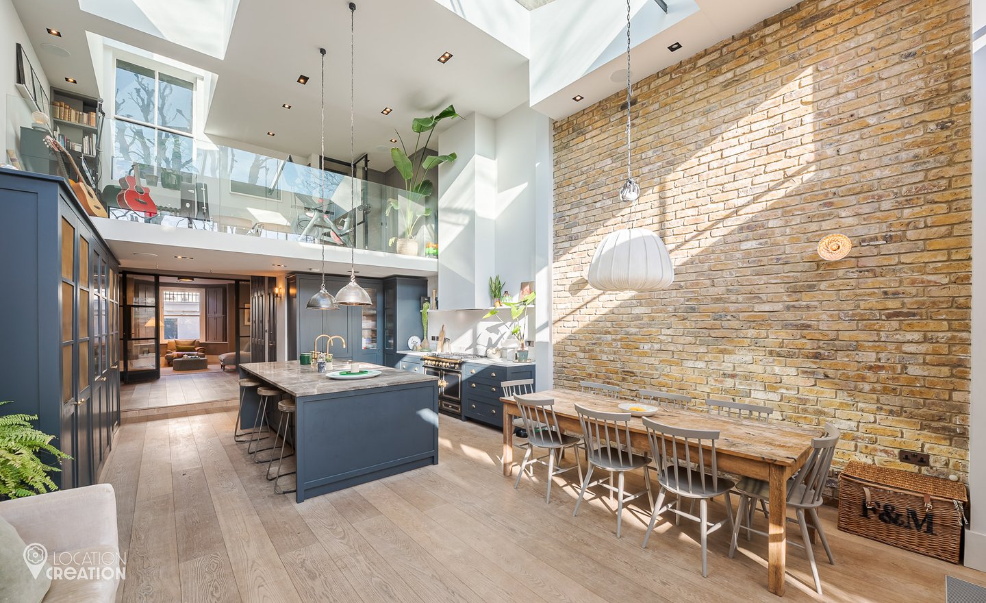 Location Creation Eglantine Dining