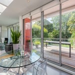 Location Creation Melrose House Circle Table