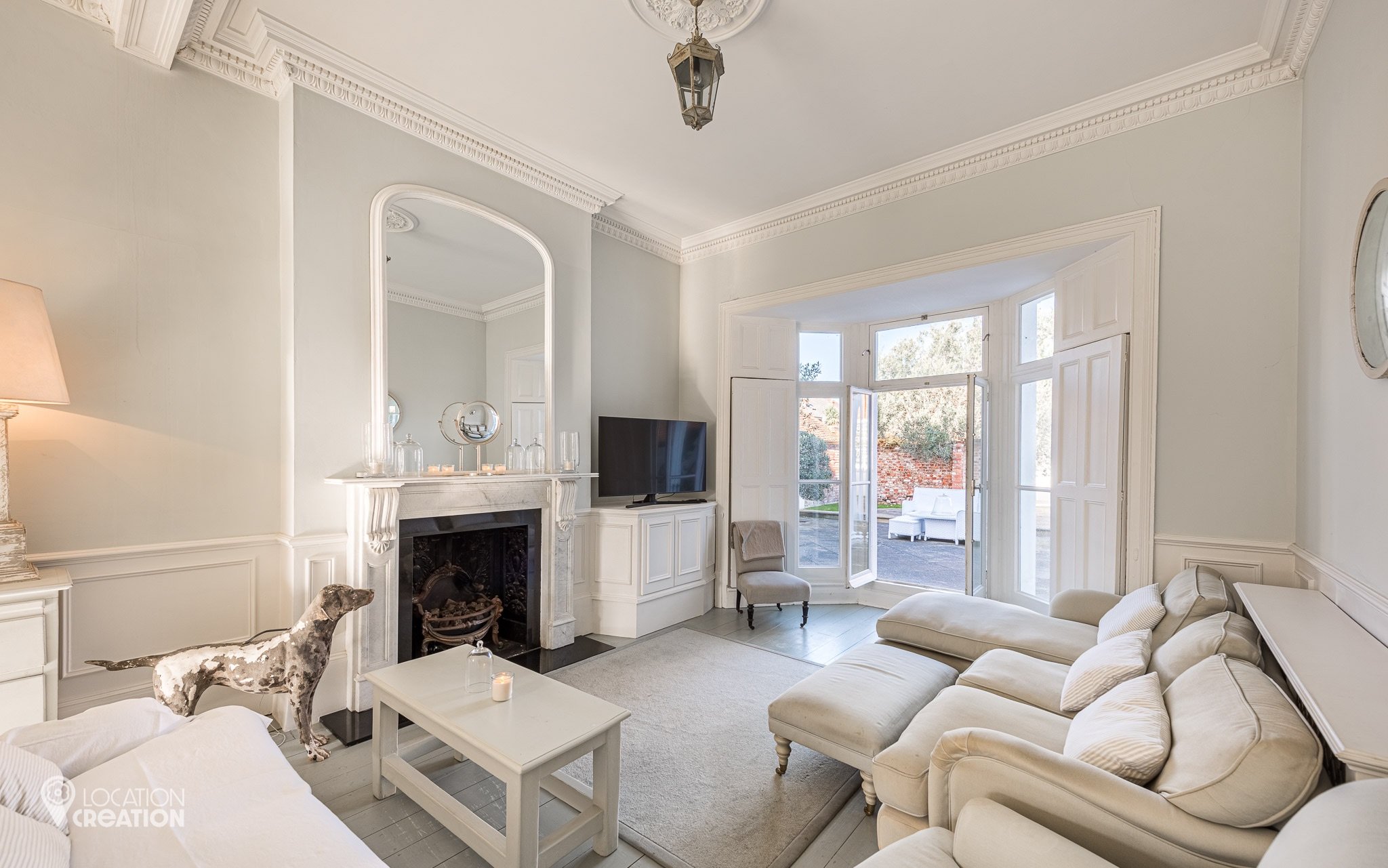 Location CreationWillow Houseopen Sitting Room Alt