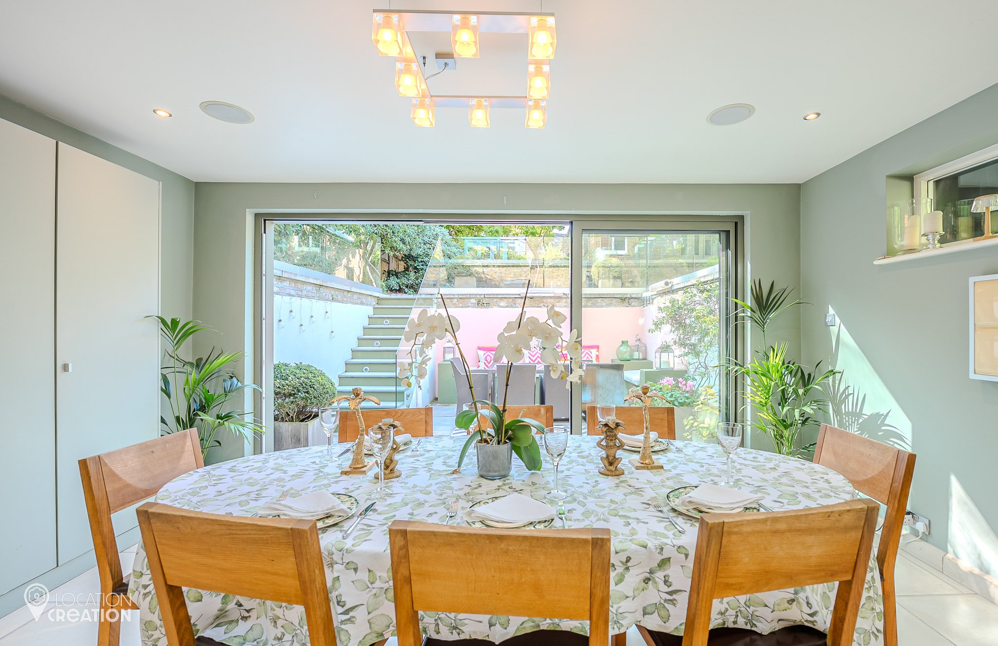 Location Creation Bentley House Dining Table