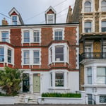 Location Creation Margate Delight Front Of Prop