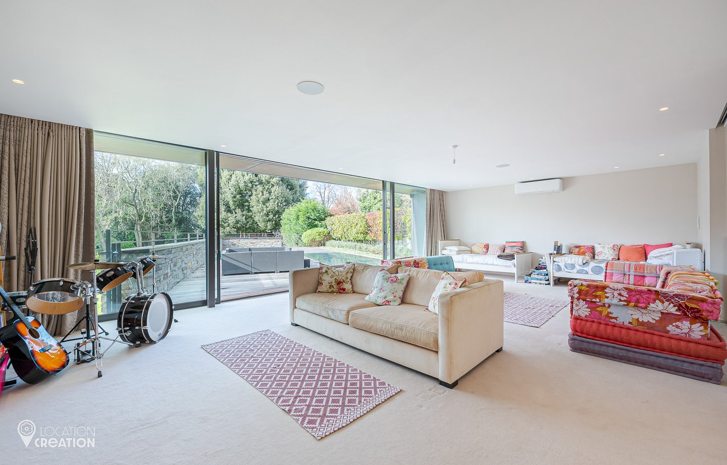 Location Creation Kingston Glass Play Room