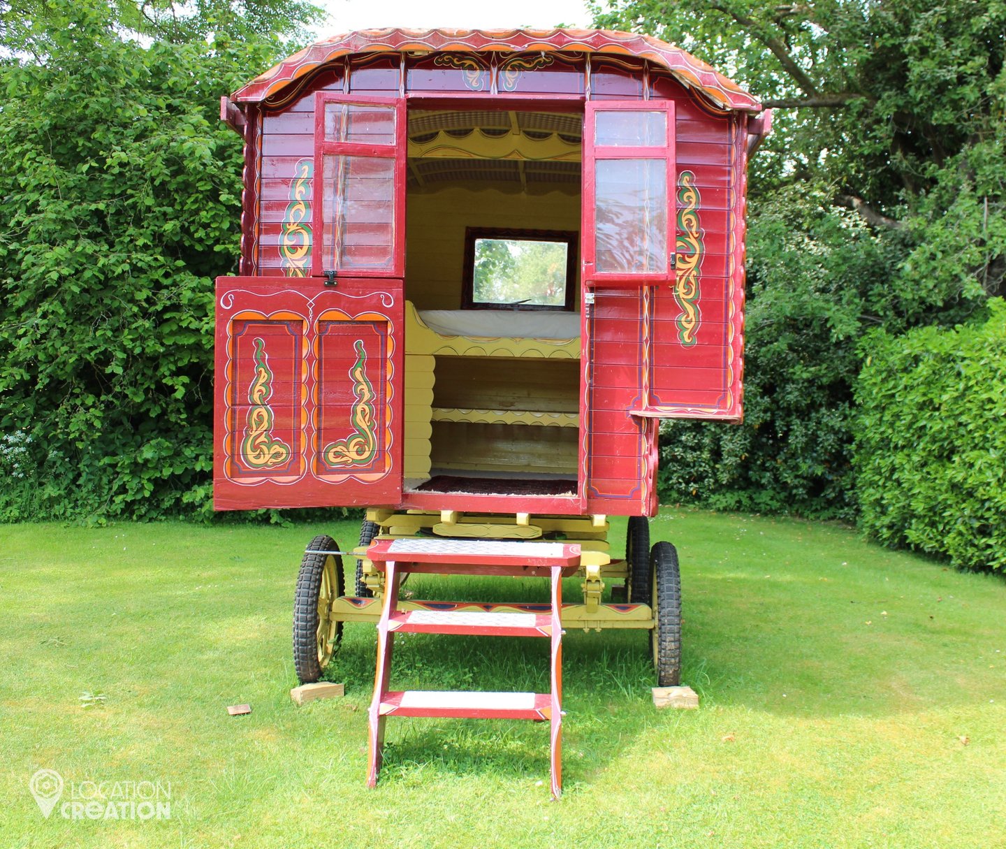 WM Gyspsy Caravan Front