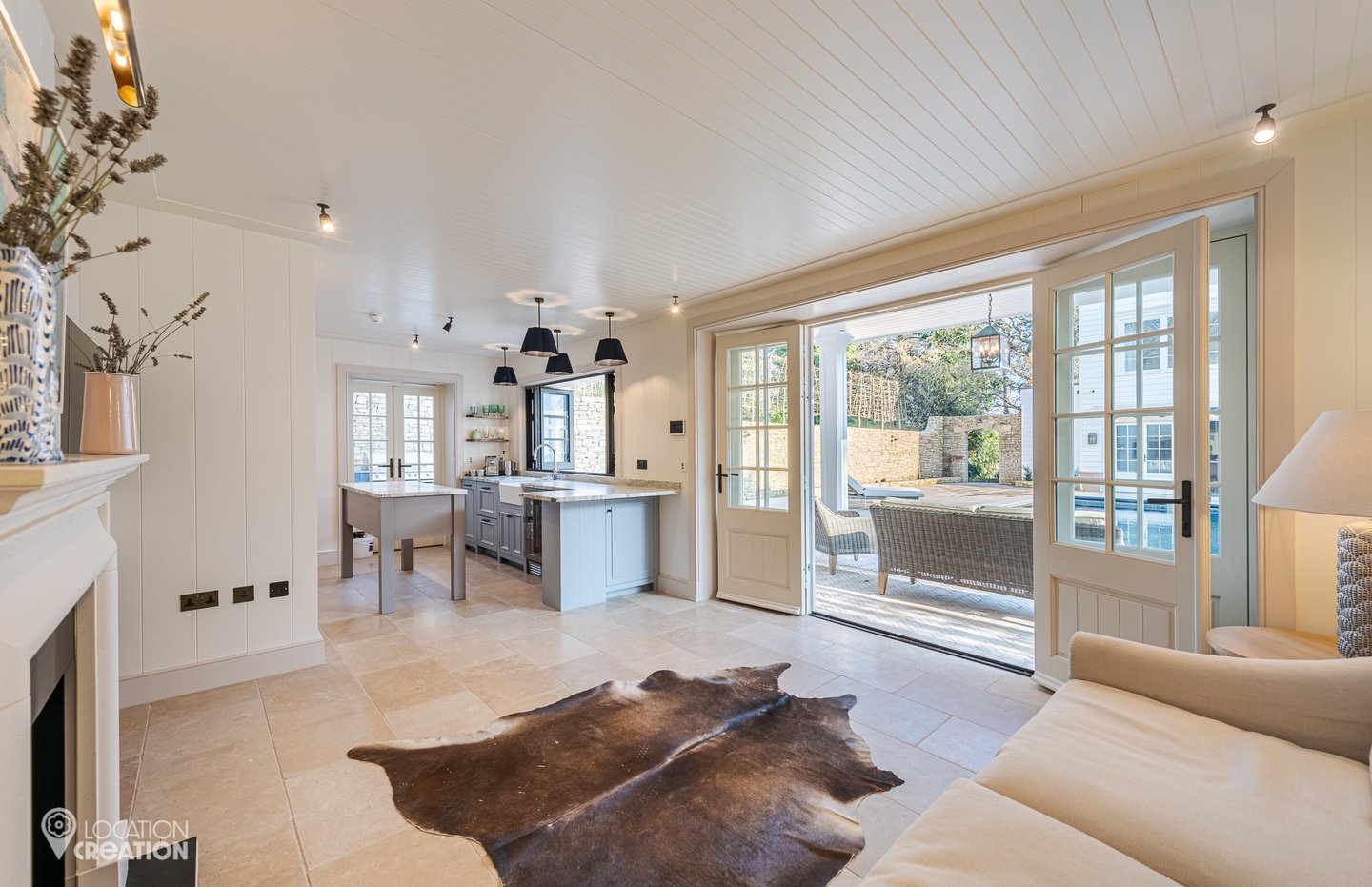 Location Creation The Hamptons Seating Into Kitchen