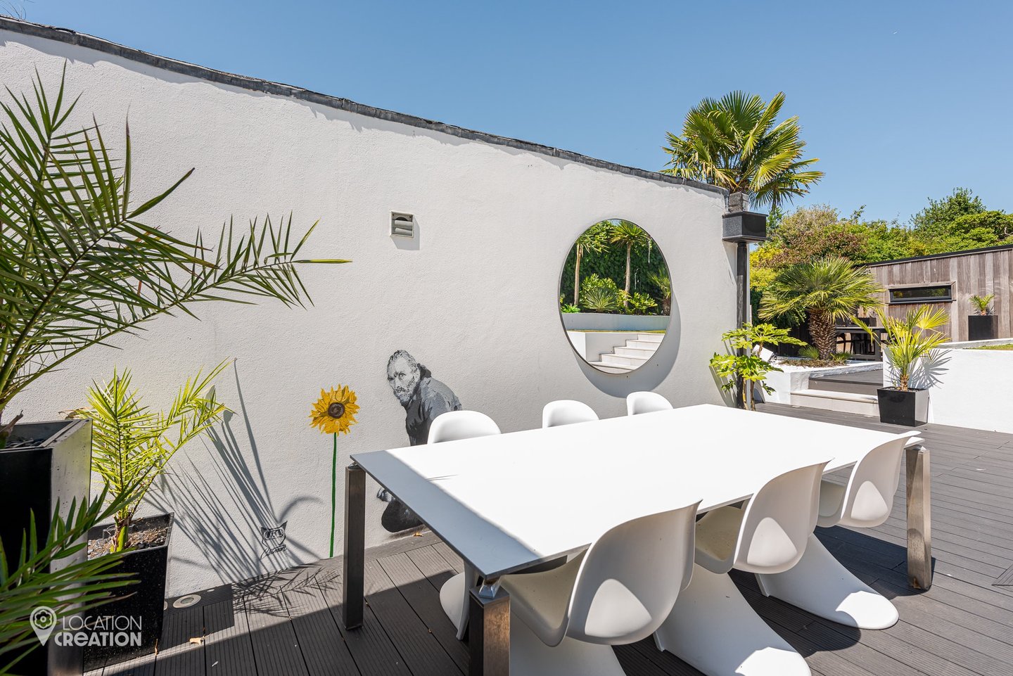 Location CreationHove Housegarden Dining