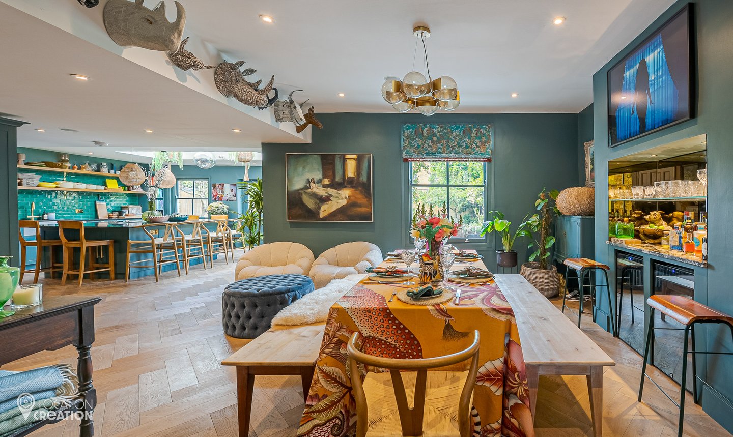 Location Creation Heaver House Dining Table