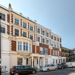 Location Creation Hackney House Front Of Prop