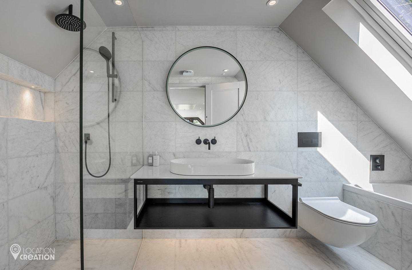 Location Creation Manor View Bathroom