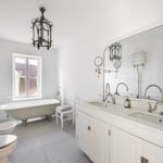 Location CreationWillow Housebathroom