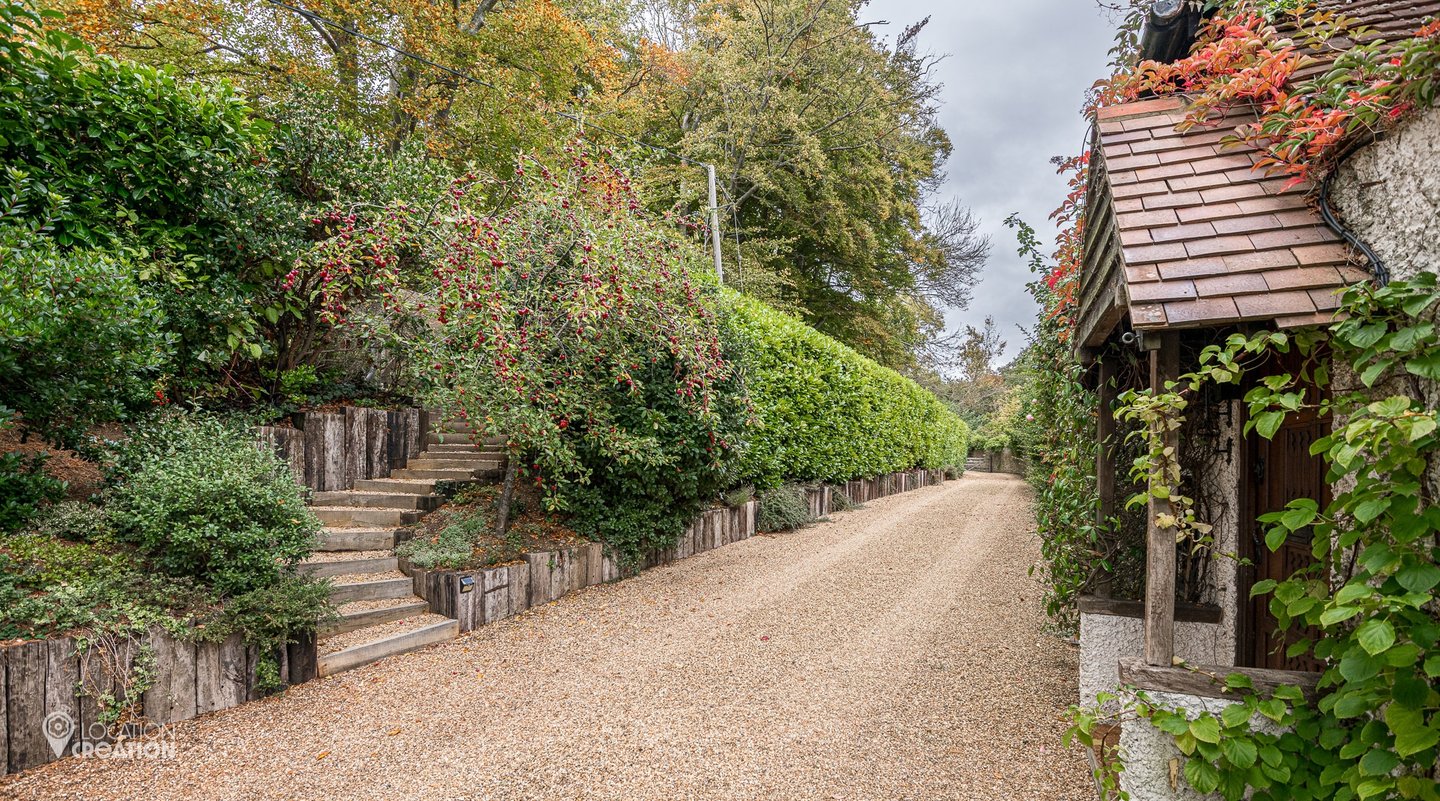 Location CreationLake Housedriveway