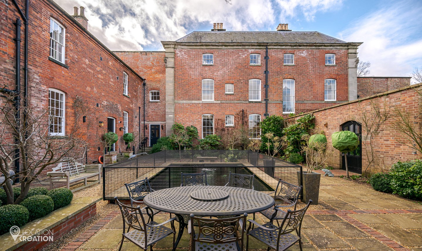 Location Creation Ravenstone Hall Outdoors