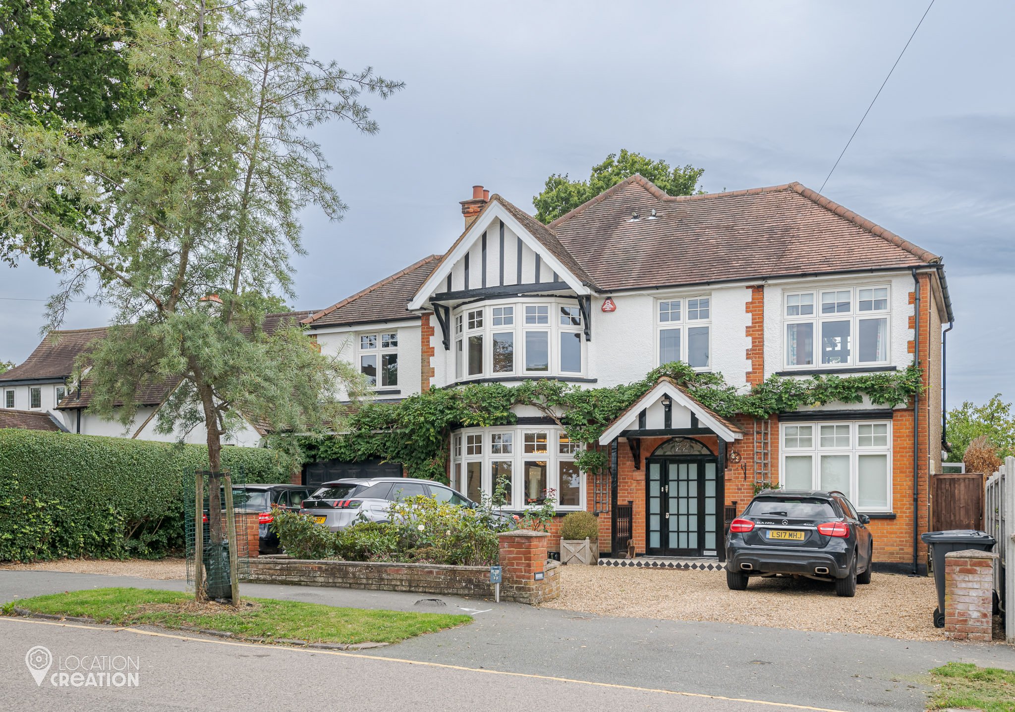 Location Creation Barnet House Front Of Prop