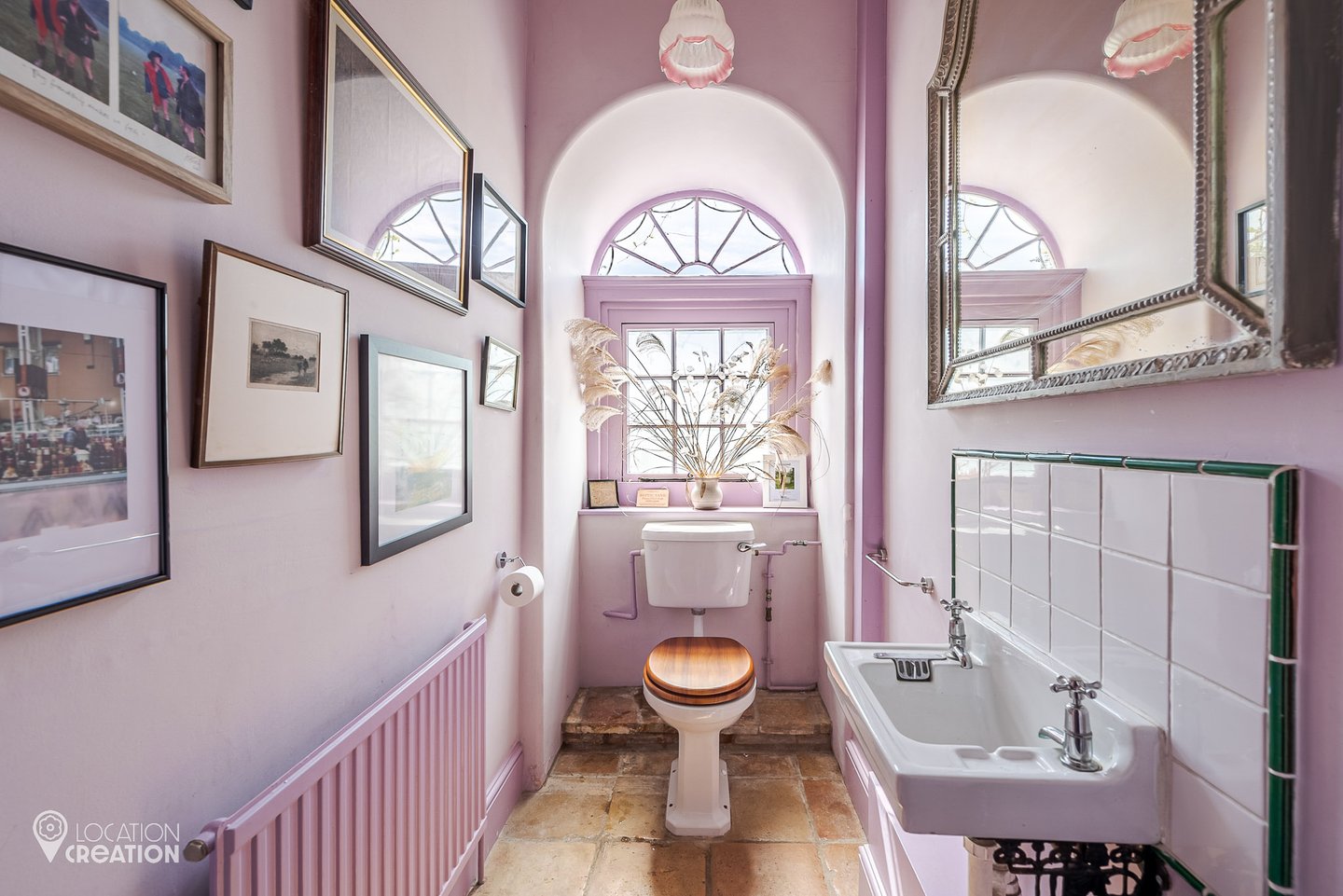 Location Creation Medieval Manor House Loo