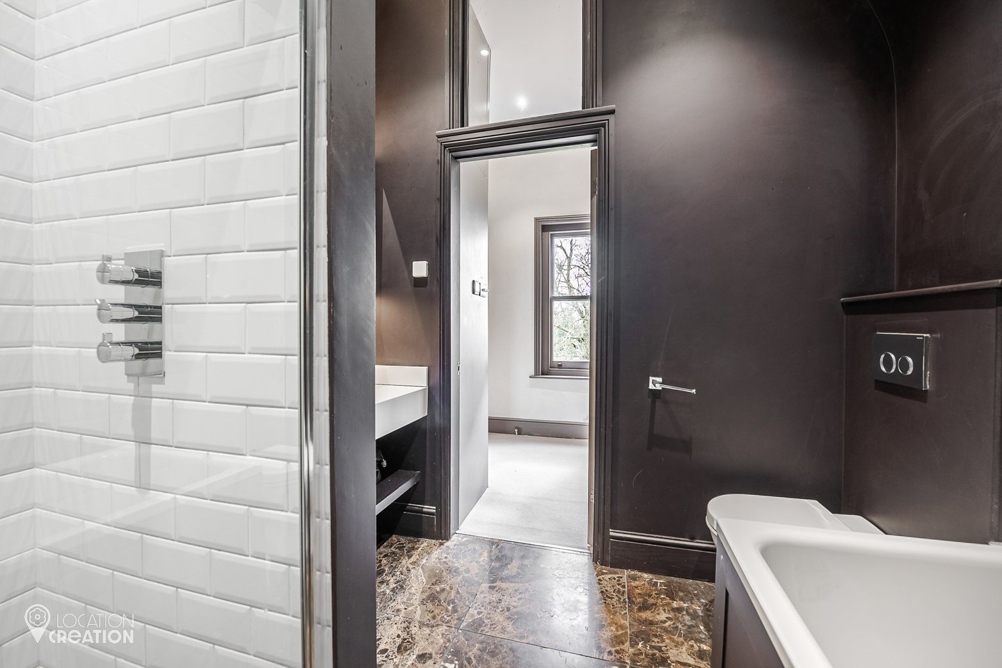 Location Creation Amberwood House Bathroom