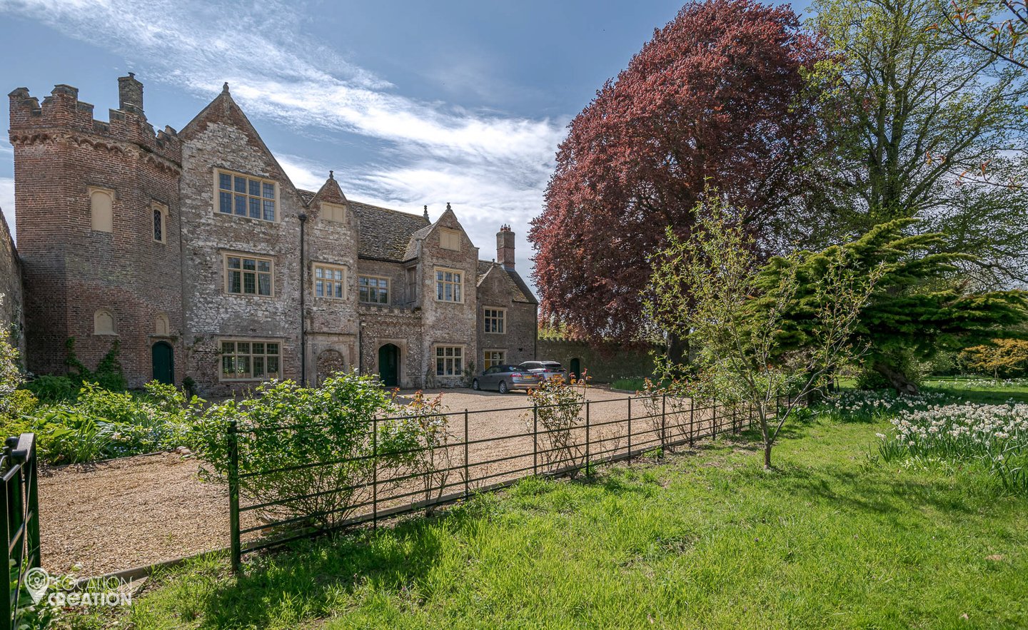 Location Creation Medieval Manor House Front Of Prop