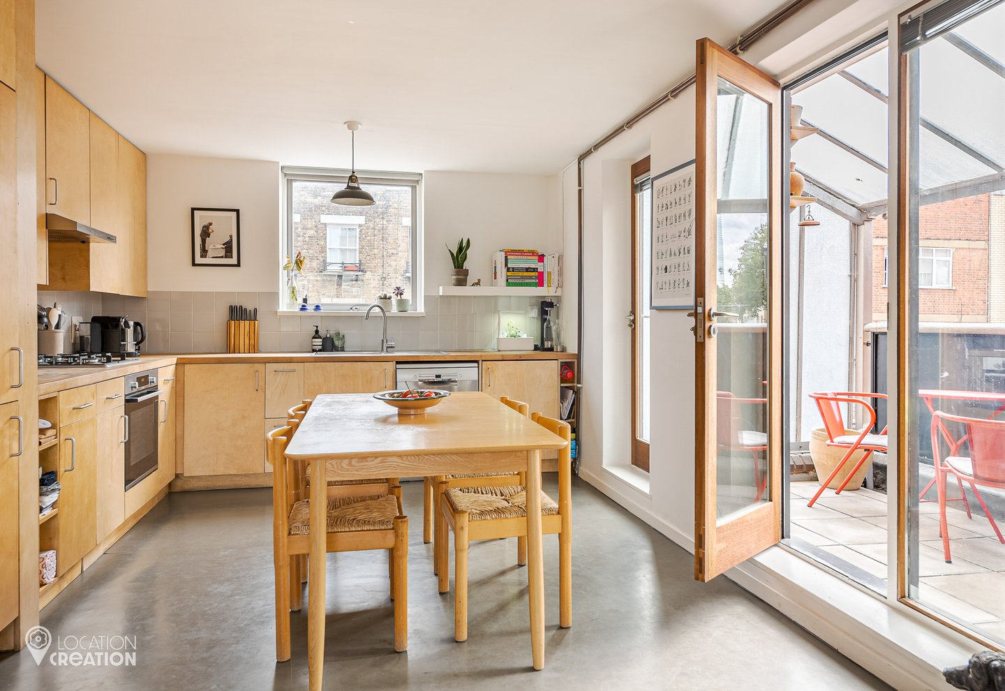 Location Creation Hoxton Heights Dining Table