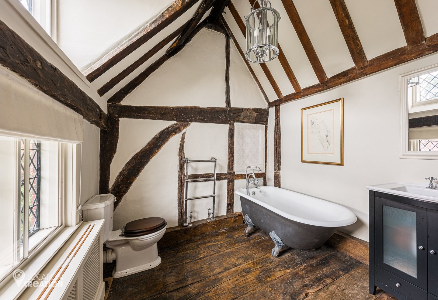 Location CreationLake Housebath