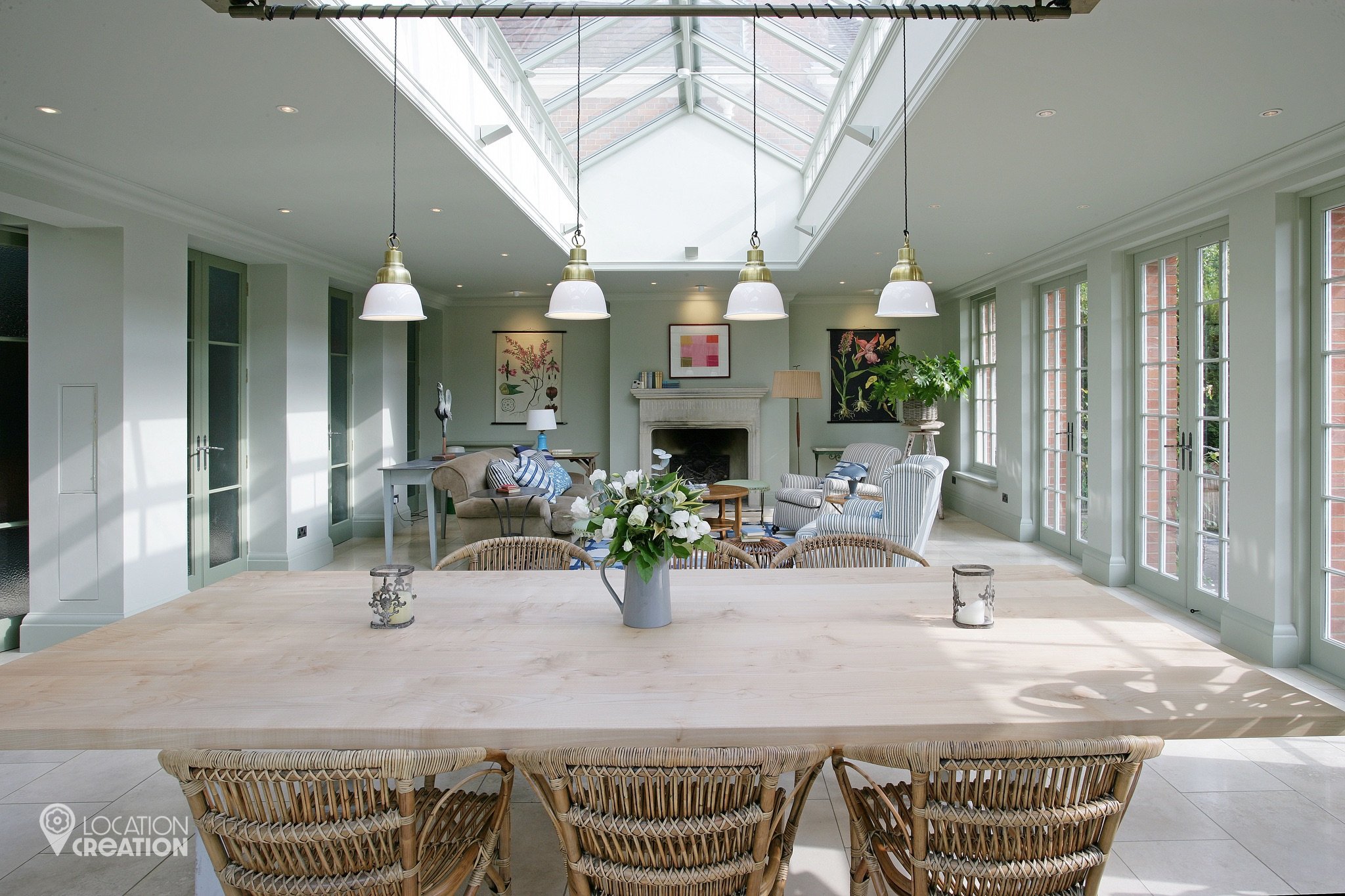 Location CreationBerkshire ManorKitchendining