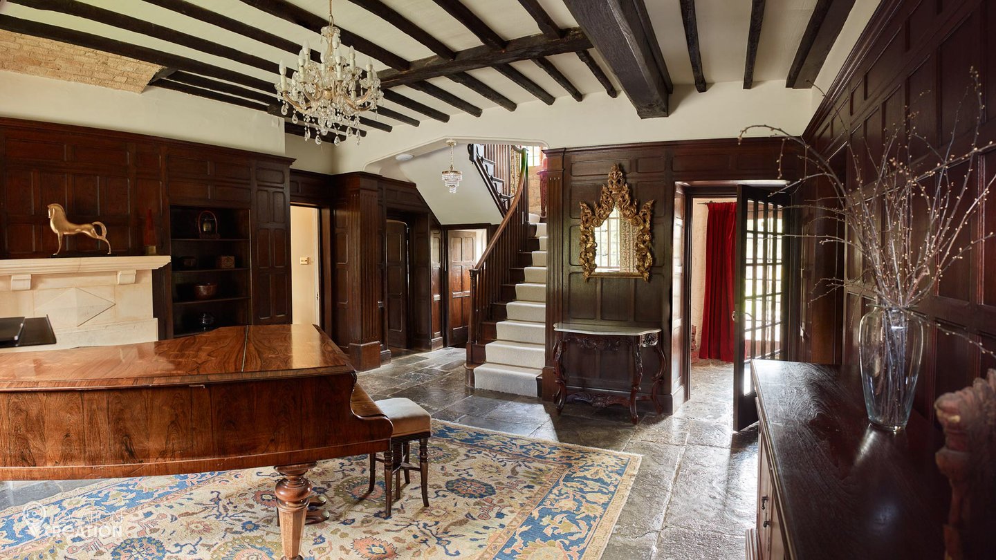 Location Creation Pye Corner Piano And Entrance