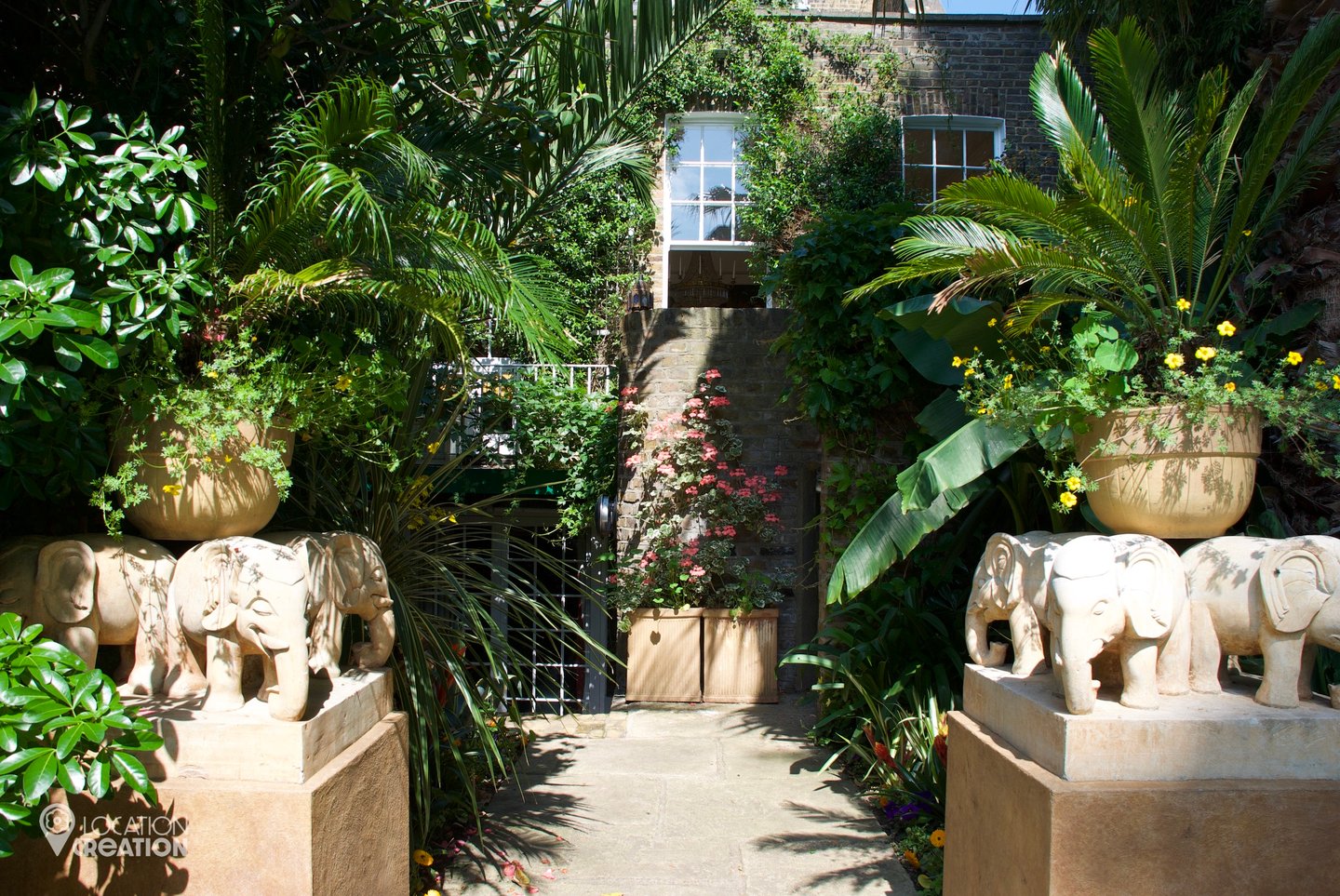 Location CretionEarls Court ParadiseGarden