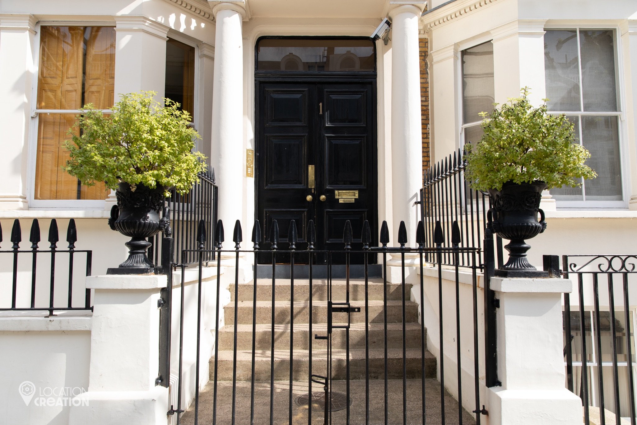Location CretionEarls Court Paradisefront Ofhouse