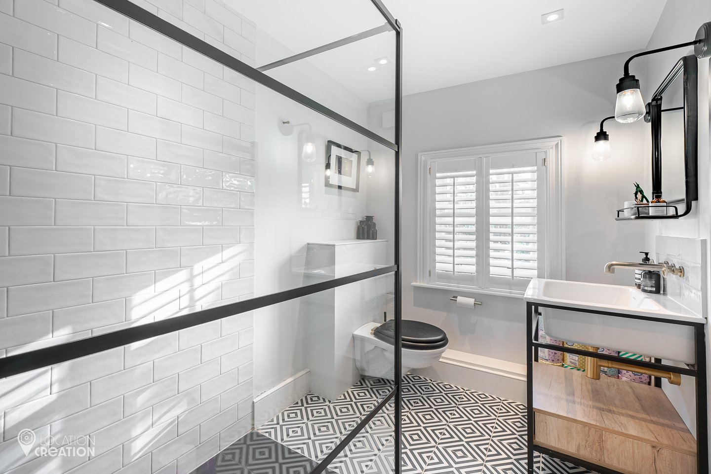 Location Creation French House Bathroom
