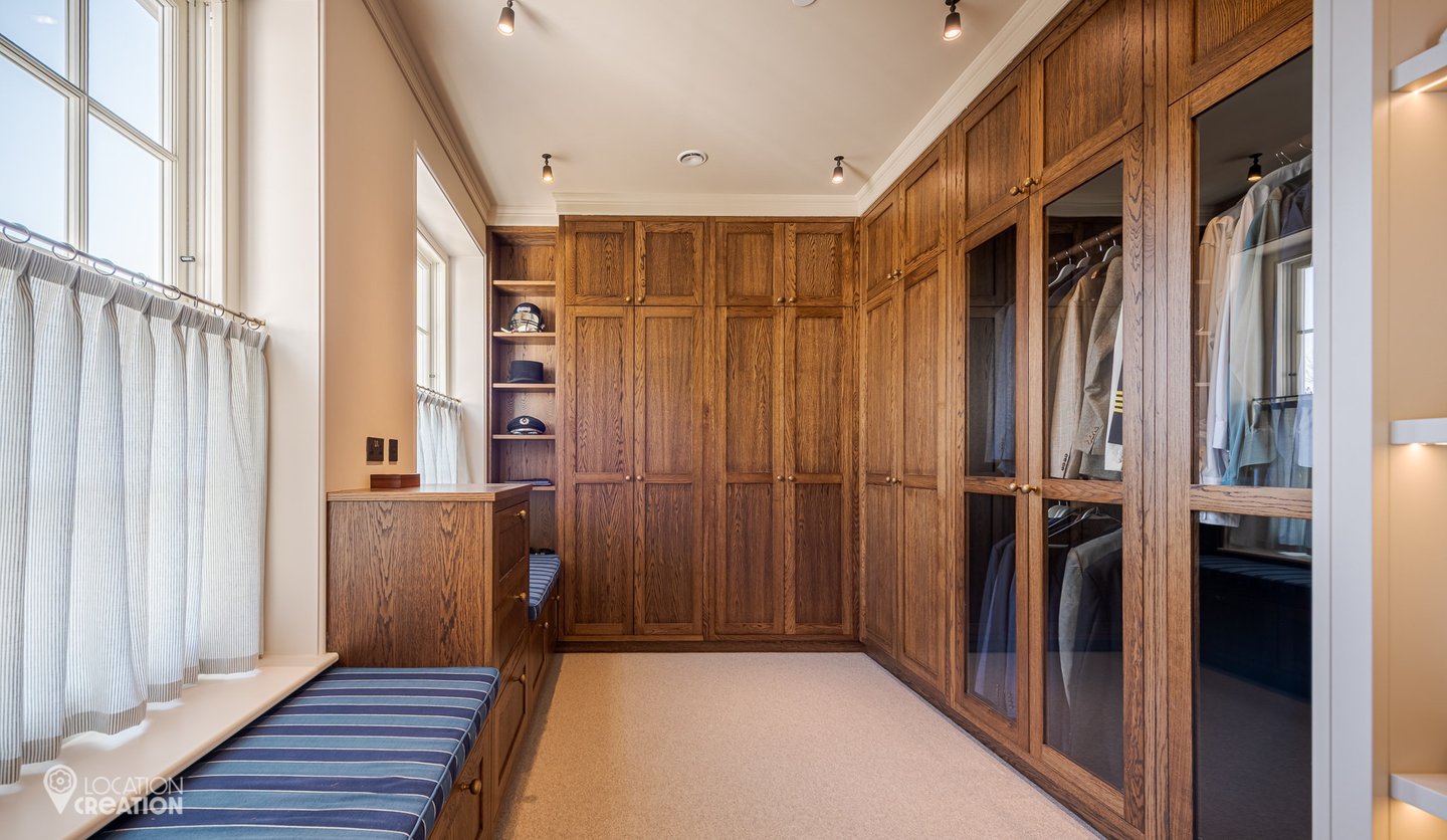 Location Creation The Hamptons Mens Dressing Room