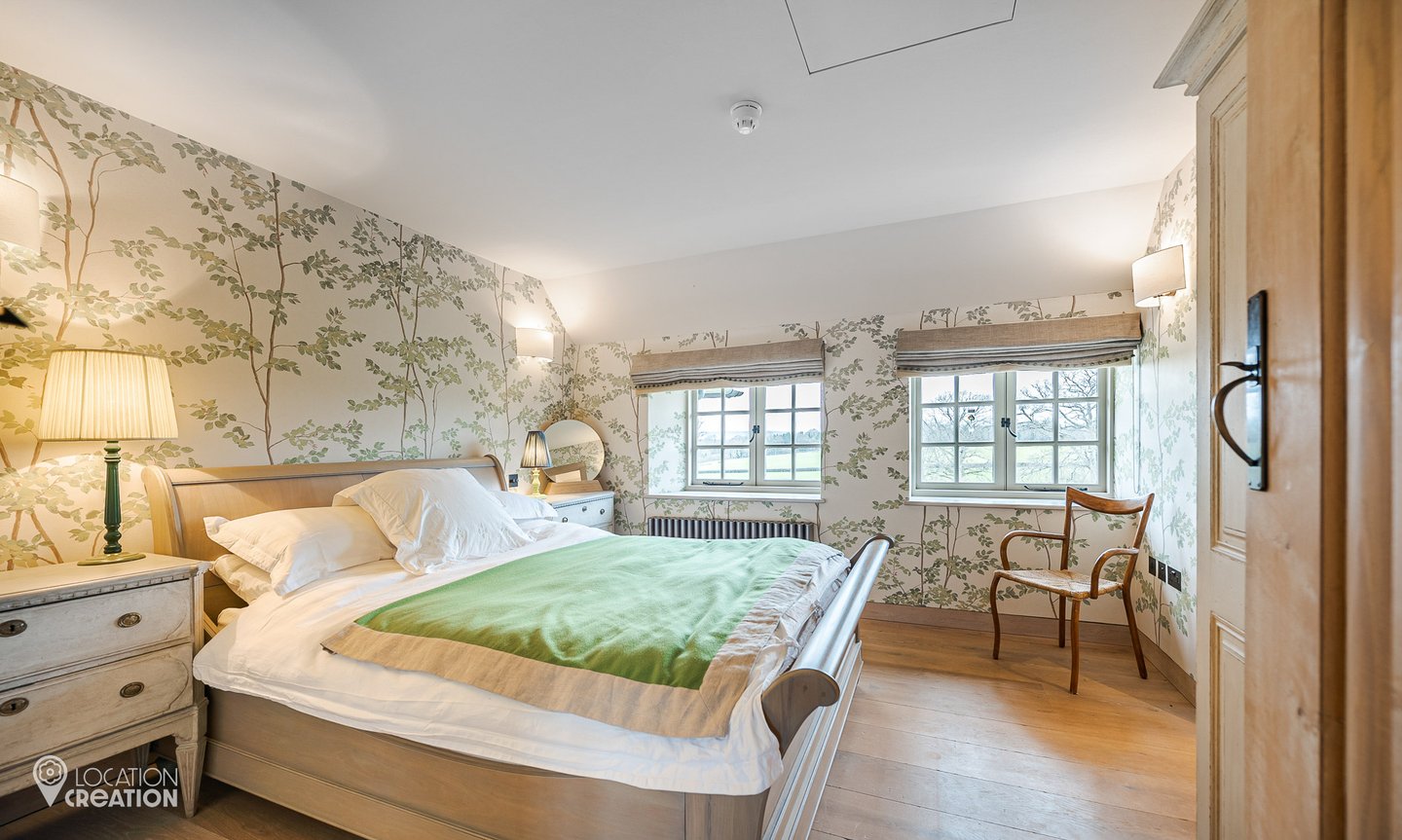 Location Creation Silver Slide Guest Bedroom