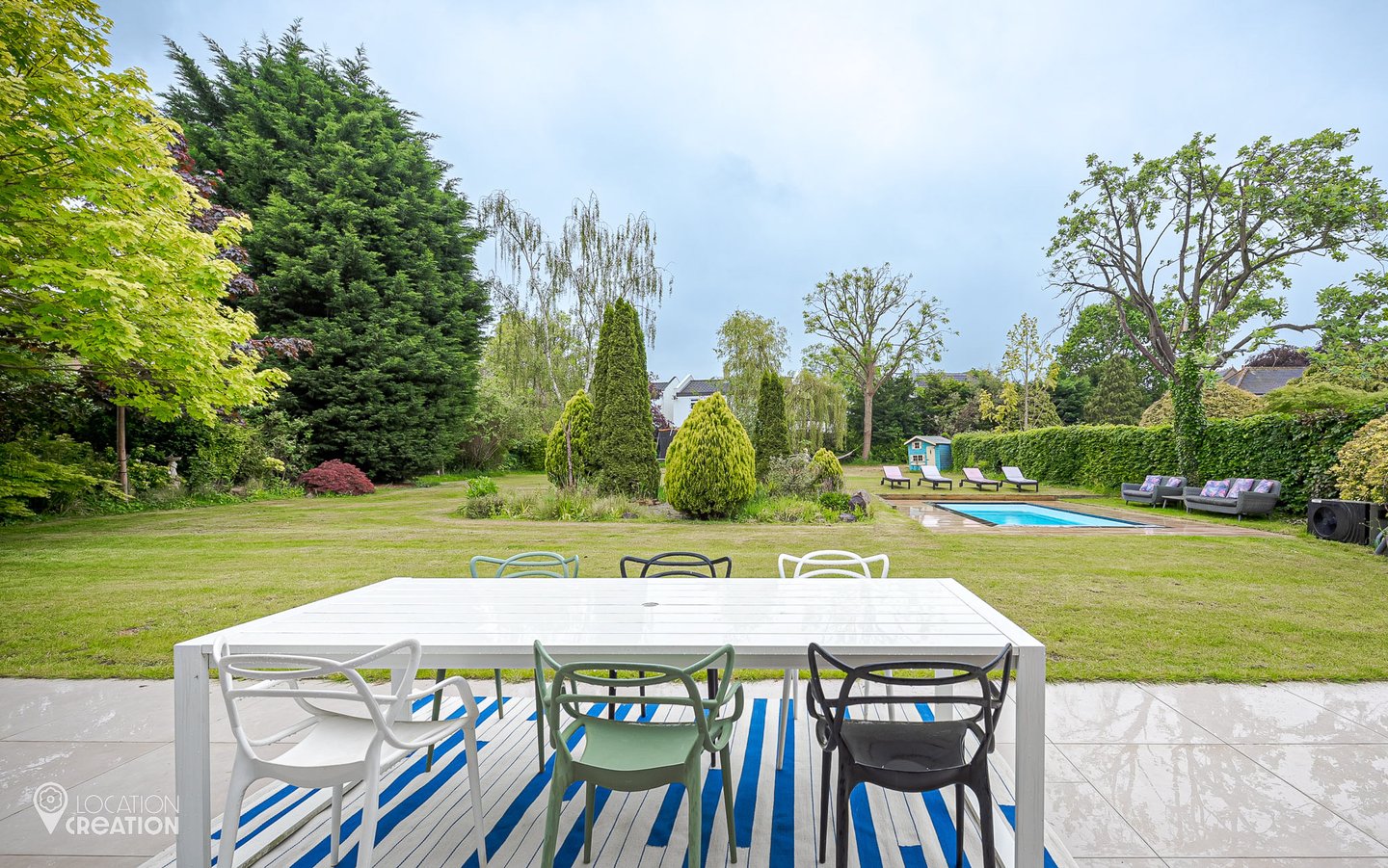 Location Creation Lawn House Garden Seating