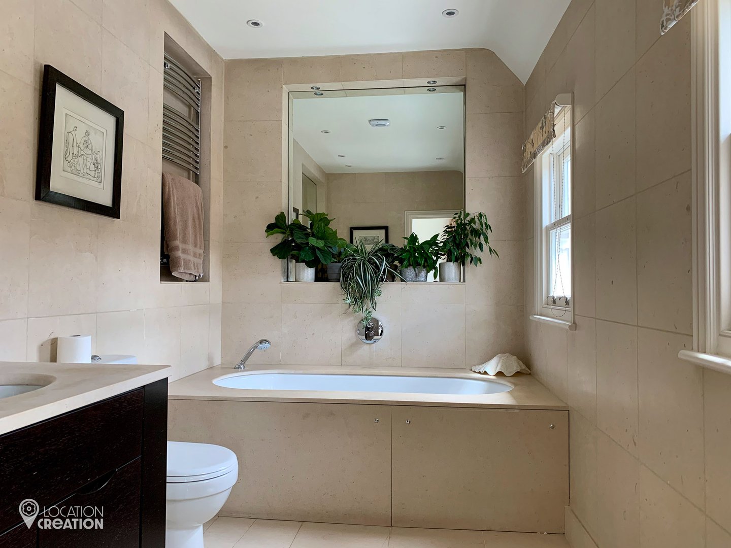Location Creation Kirkstall House Bathroom