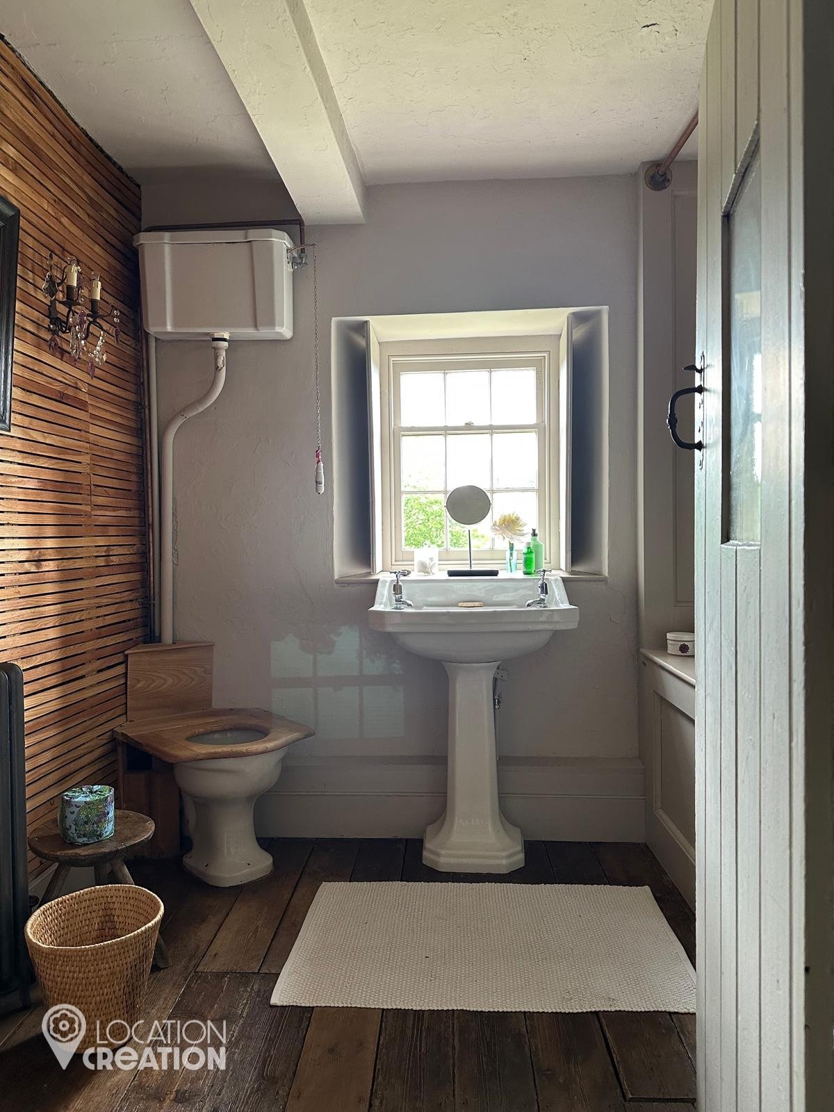 Location CreationGoetrespare Bathroom