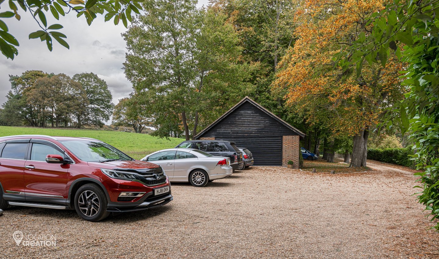 Location CreationLake Houseparking